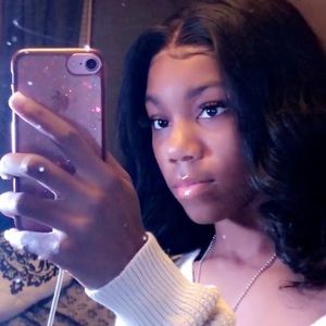 Meet your Posher, Ashira